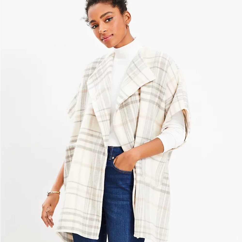 Loft poncho NWT